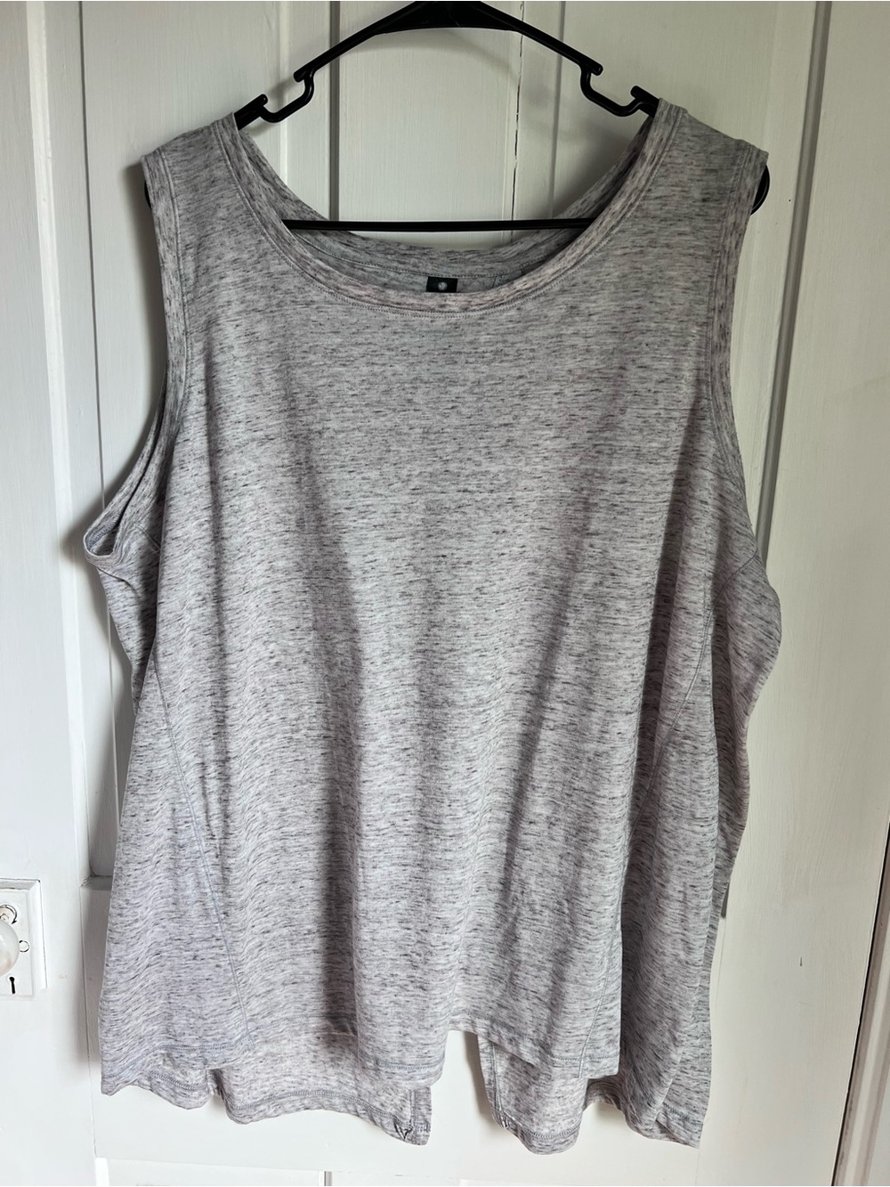 Yogalicious Women’s Heathered Light Gray Tank Top size 1XL